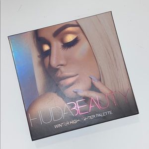 Huda Beauty Winter Highlight Palette